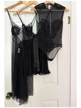 New Victoria Secret Lot (S) - 3 items: midi chemise/dress, bodysuit & babydoll